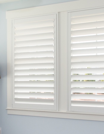Hidden tilt rod shutters closed. Polywood shutters with hidden tilt rods in Philadelphia